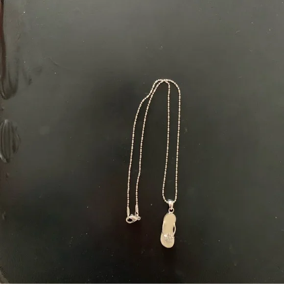 Necklace flip flops 🩴 - Picture 3 of 4